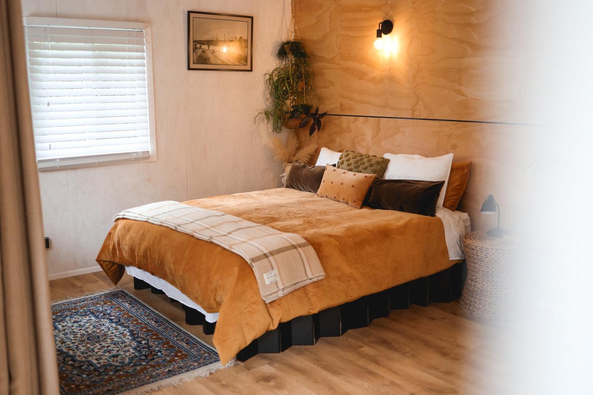 Kaitake Kabana - Unique, Off-Grid, Studio Retreat Oakura Екстер'єр фото