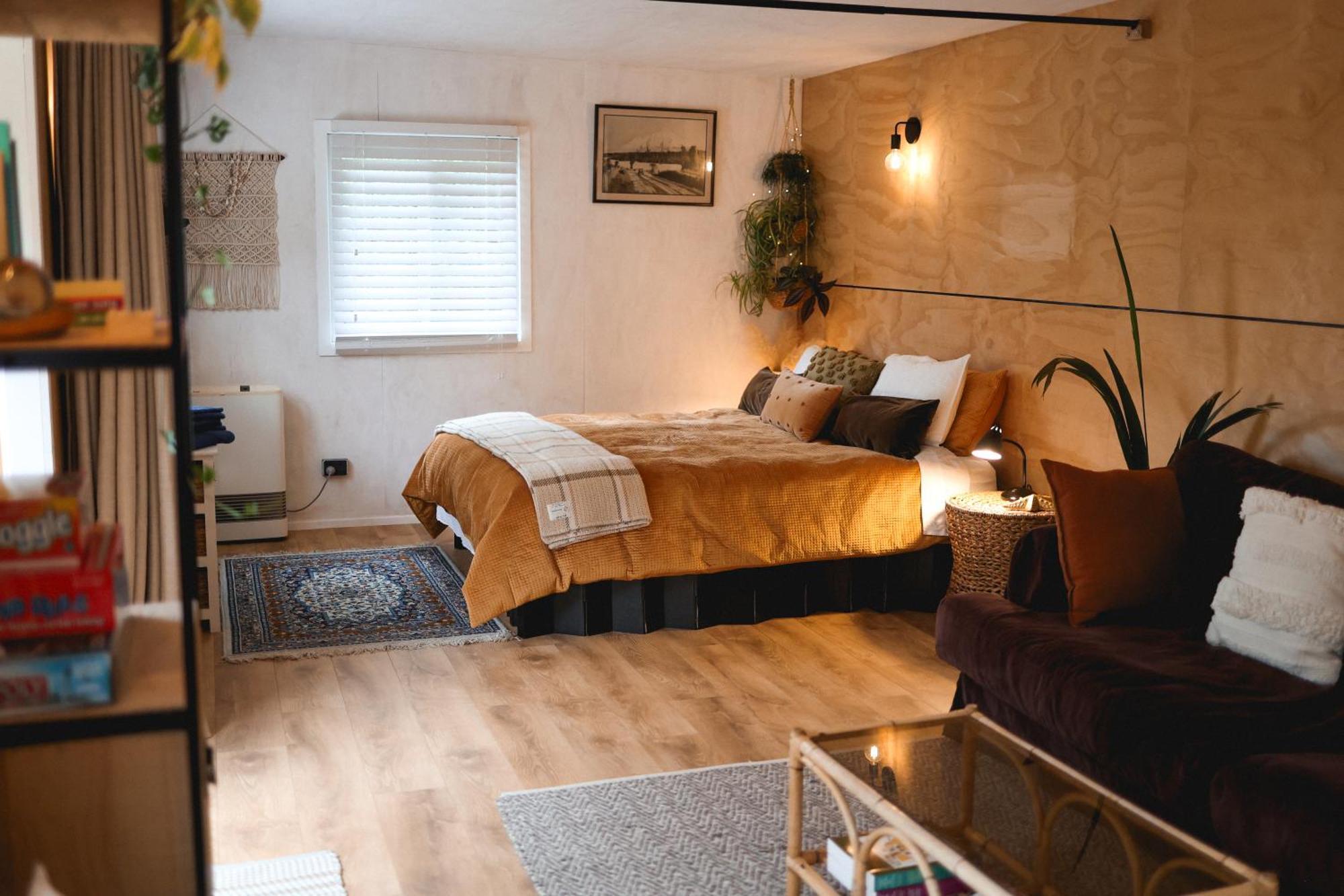 Kaitake Kabana - Unique, Off-Grid, Studio Retreat Oakura Екстер'єр фото